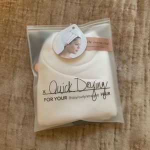 Women’s microfiber hair towel